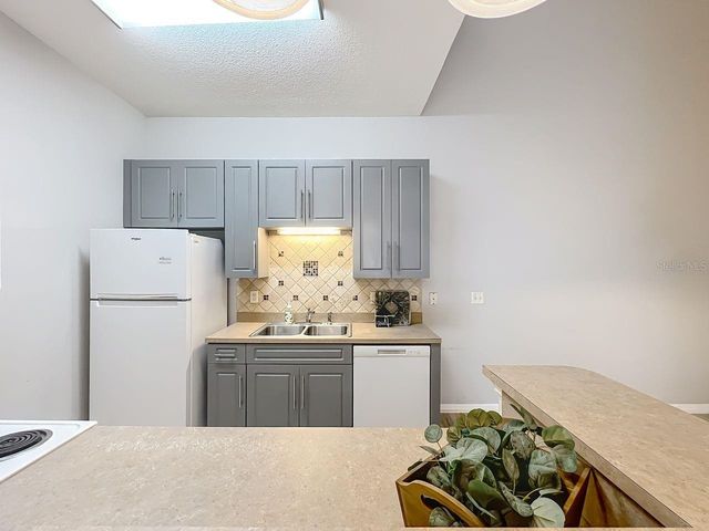 185 N PEARL LAKE CAUSEWAY 210, Altamonte Springs, FL 32714