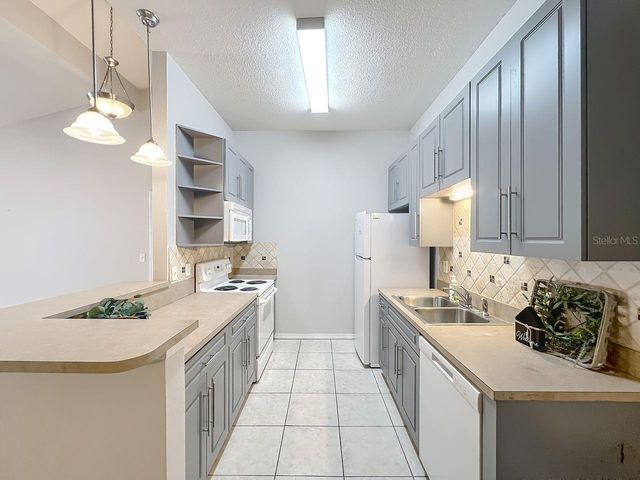 185 N PEARL LAKE CAUSEWAY 210, Altamonte Springs, FL 32714