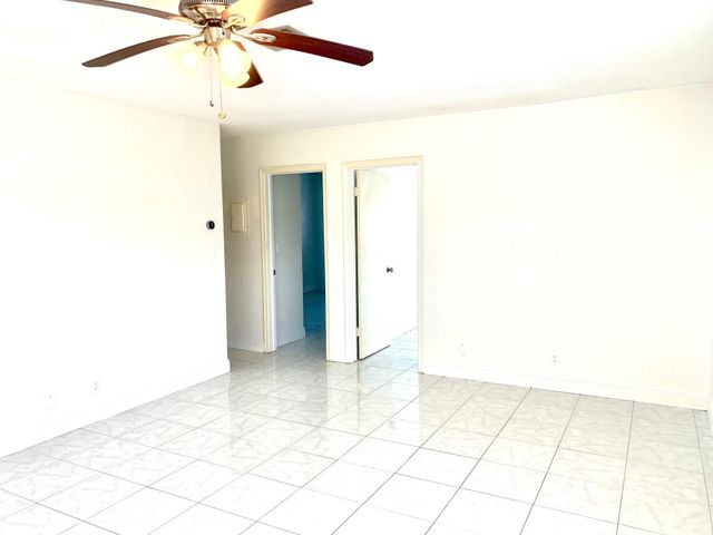 260 NW 19th Street 27, Boca Raton, FL 33432