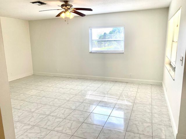 260 NW 19th Street 27, Boca Raton, FL 33432