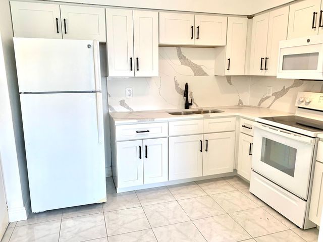 260 NW 19th Street 27, Boca Raton, FL 33432