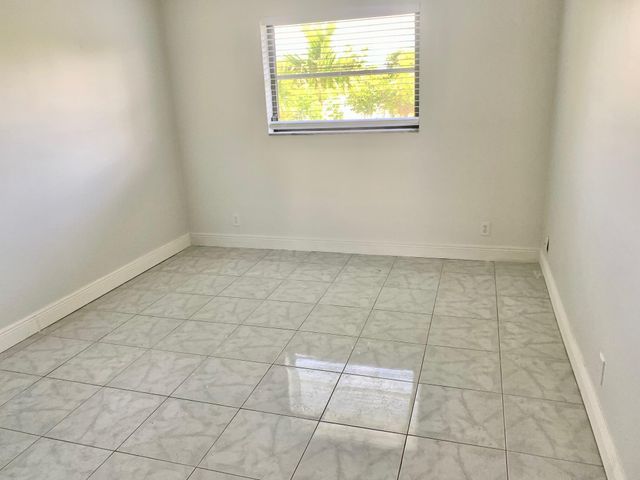 260 NW 19th Street 27, Boca Raton, FL 33432