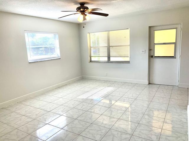 260 NW 19th Street 27, Boca Raton, FL 33432