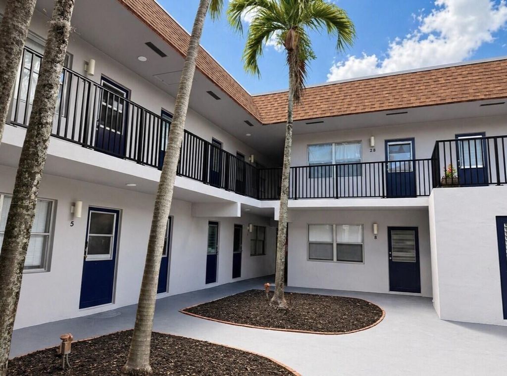260 NW 19th Street 27, Boca Raton, FL 33432
