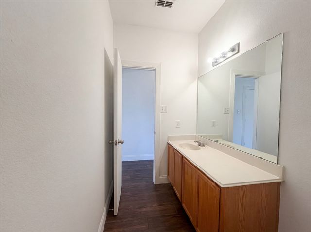 2563 Taos Drive, Grand Prairie, TX 75051