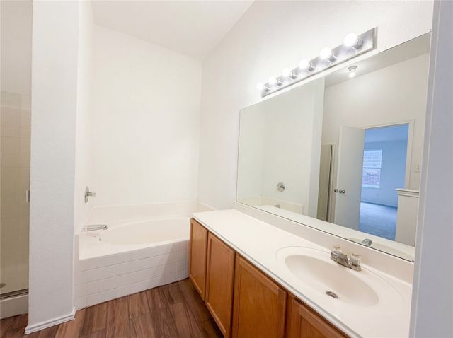 2563 Taos Drive, Grand Prairie, TX 75051