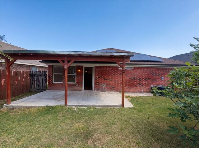 2563 Taos Drive, Grand Prairie, TX 75051