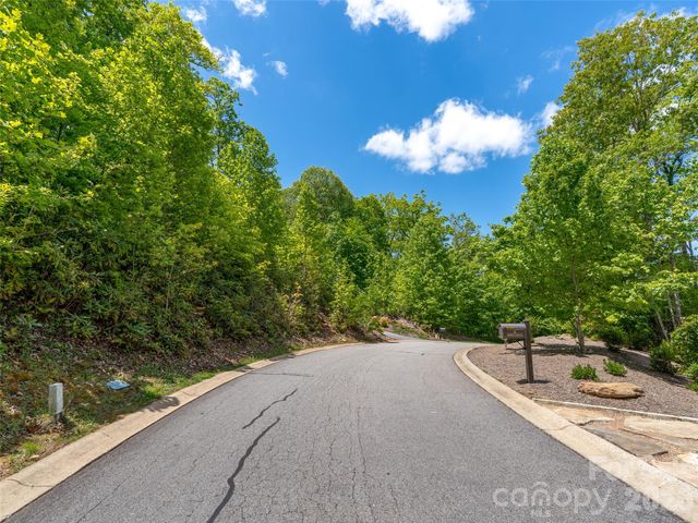 9 Crockett Ridge Road, Black Mountain, NC 28711