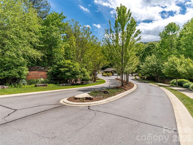 9 Crockett Ridge Road, Black Mountain, NC 28711