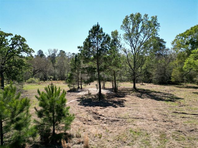 42 Brumley Road, Huntsville, TX 77320