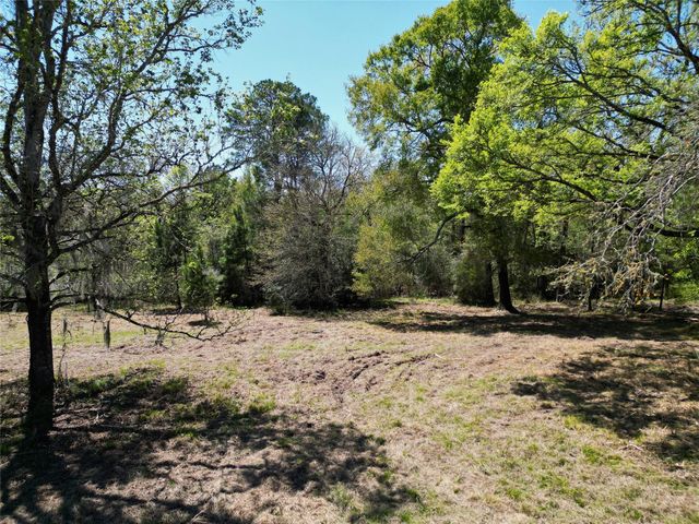 42 Brumley Road, Huntsville, TX 77320