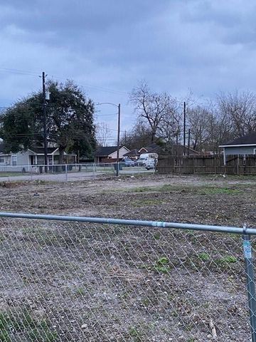 2124 Erastus Street, Houston, TX 77020