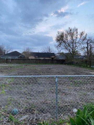 2124 Erastus Street, Houston, TX 77020