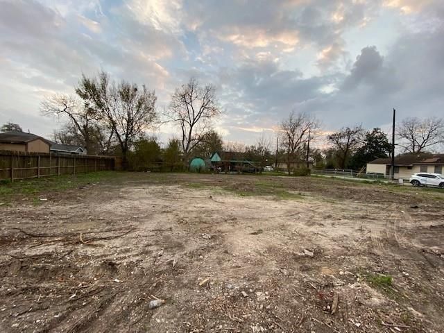 2124 Erastus Street, Houston, TX 77020