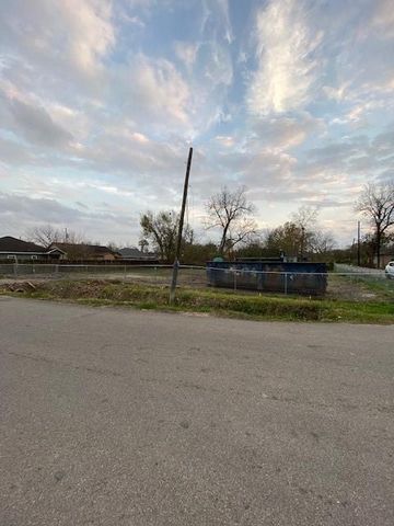 2124 Erastus Street, Houston, TX 77020