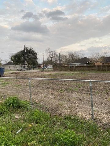 2124 Erastus Street, Houston, TX 77020