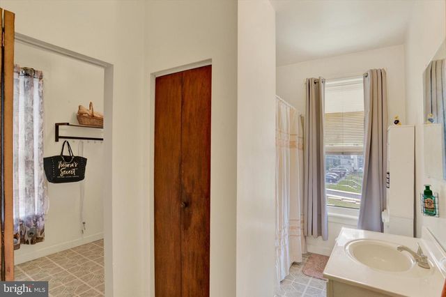 427 MACLAY ST, Harrisburg, PA 17110