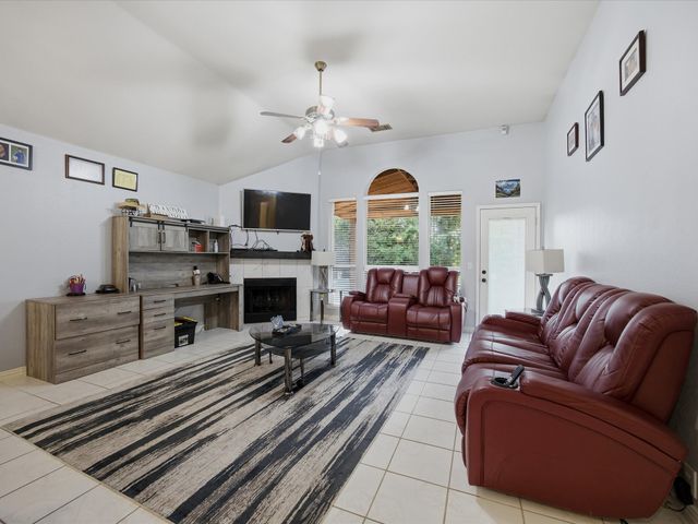 2101 Oak Manor Drive, Bedford, TX 76021