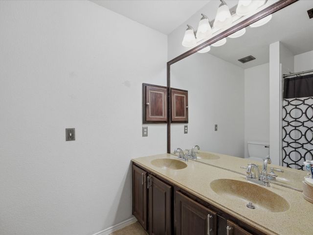 2101 Oak Manor Drive, Bedford, TX 76021