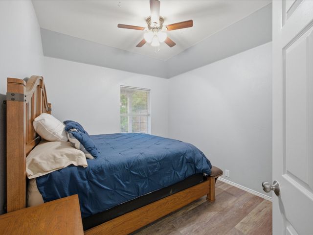 2101 Oak Manor Drive, Bedford, TX 76021