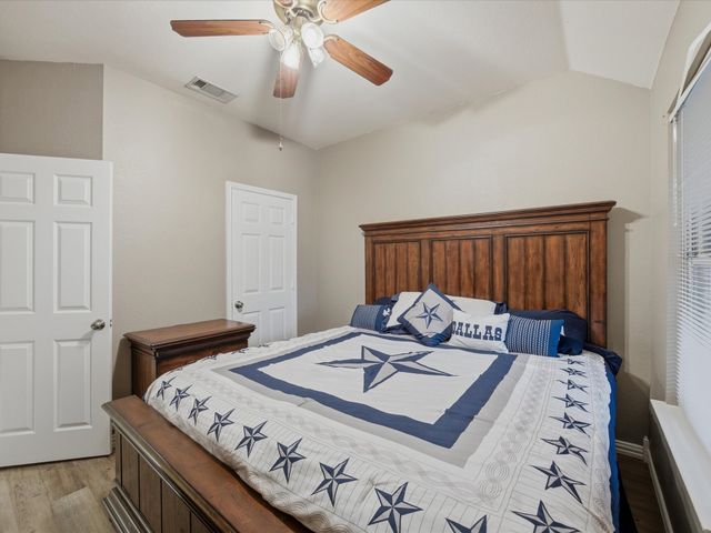 2101 Oak Manor Drive, Bedford, TX 76021