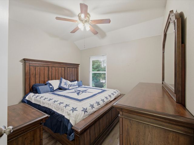 2101 Oak Manor Drive, Bedford, TX 76021