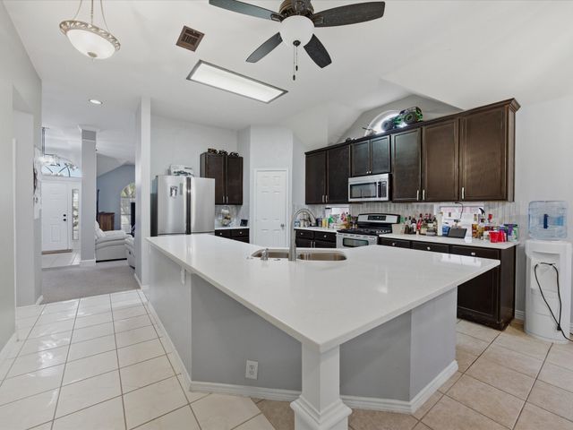 2101 Oak Manor Drive, Bedford, TX 76021