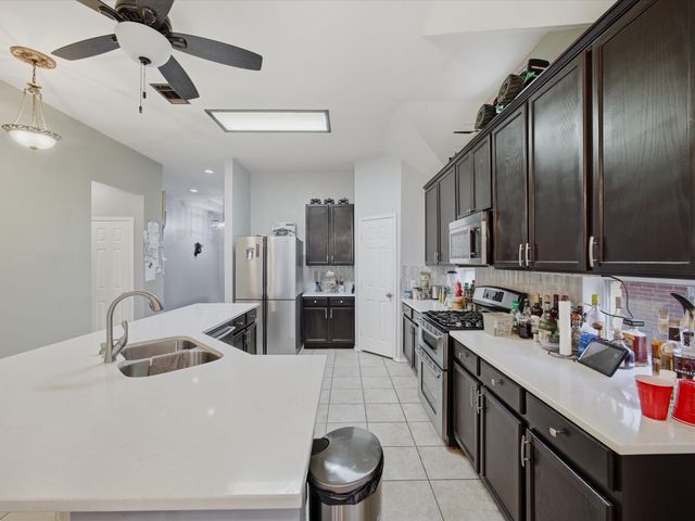 2101 Oak Manor Drive, Bedford, TX 76021