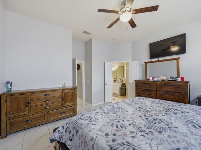 2101 Oak Manor Drive, Bedford, TX 76021