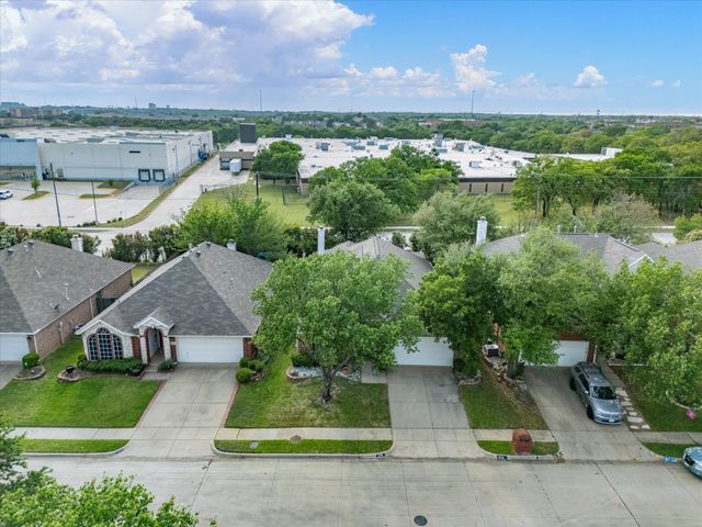 2101 Oak Manor Drive, Bedford, TX 76021
