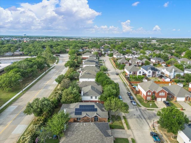 2101 Oak Manor Drive, Bedford, TX 76021