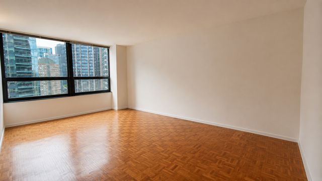 400 E OHIO Street 3004, Chicago, IL 60611
