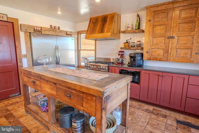 651 ROBINSON RD, Newport, PA 17074