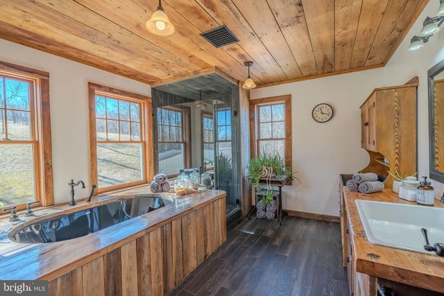 651 ROBINSON RD, Newport, PA 17074