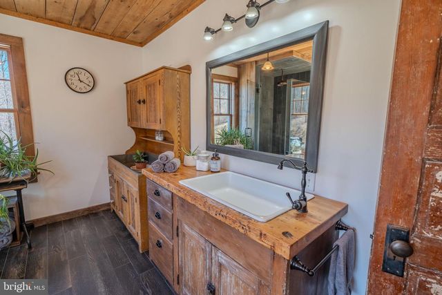 651 ROBINSON RD, Newport, PA 17074