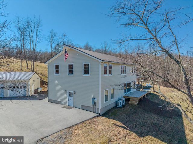 651 ROBINSON RD, Newport, PA 17074