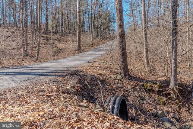 651 ROBINSON RD, Newport, PA 17074