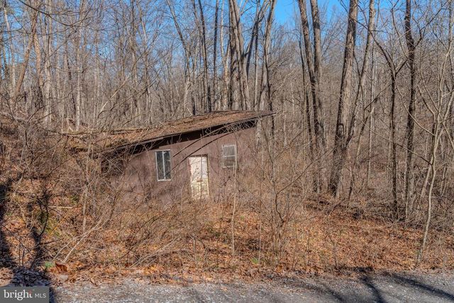 651 ROBINSON RD, Newport, PA 17074