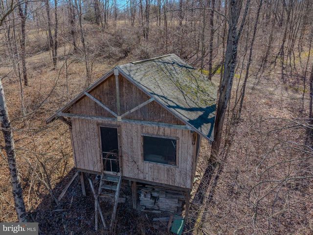 651 ROBINSON RD, Newport, PA 17074