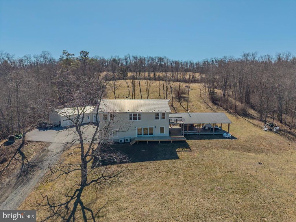 651 ROBINSON RD, Newport, PA 17074