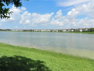 3265 W 100th Ter, Hialeah, FL 33018