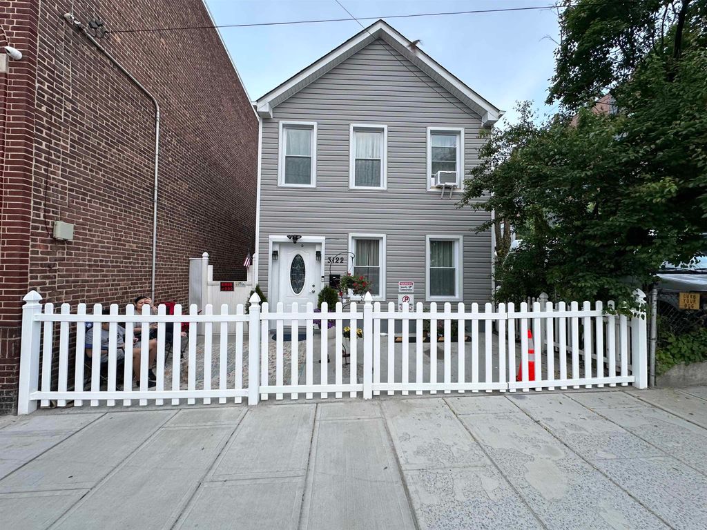 3122 SUMMIT AVE, Union City, NJ 07087