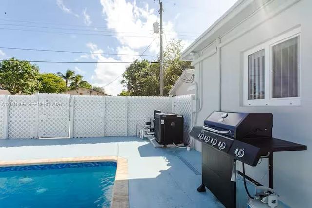 1716 Liberty St, Hollywood, FL 33020