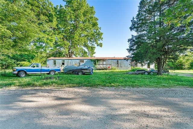 16785 Ditmars Road, Prairie Grove, AR 72753