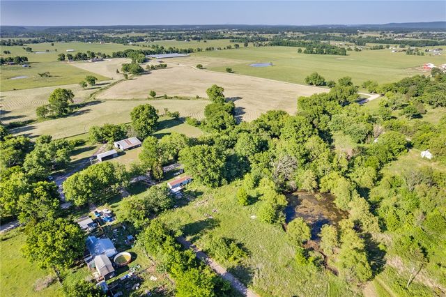 16785 Ditmars Road, Prairie Grove, AR 72753