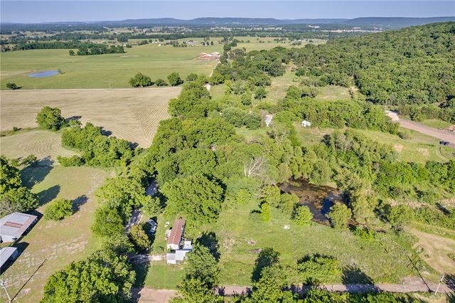 16785 Ditmars Road, Prairie Grove, AR 72753