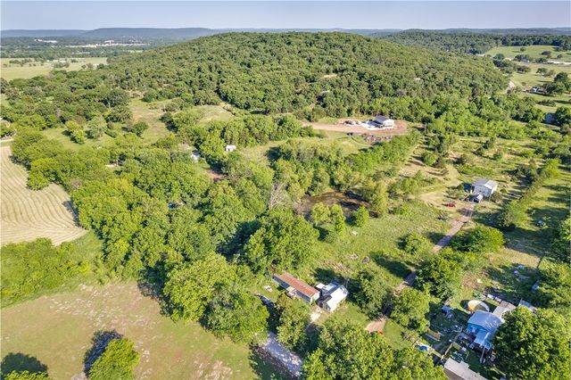 16785 Ditmars Road, Prairie Grove, AR 72753