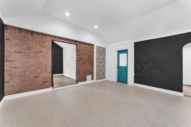 16785 Ditmars Road, Prairie Grove, AR 72753