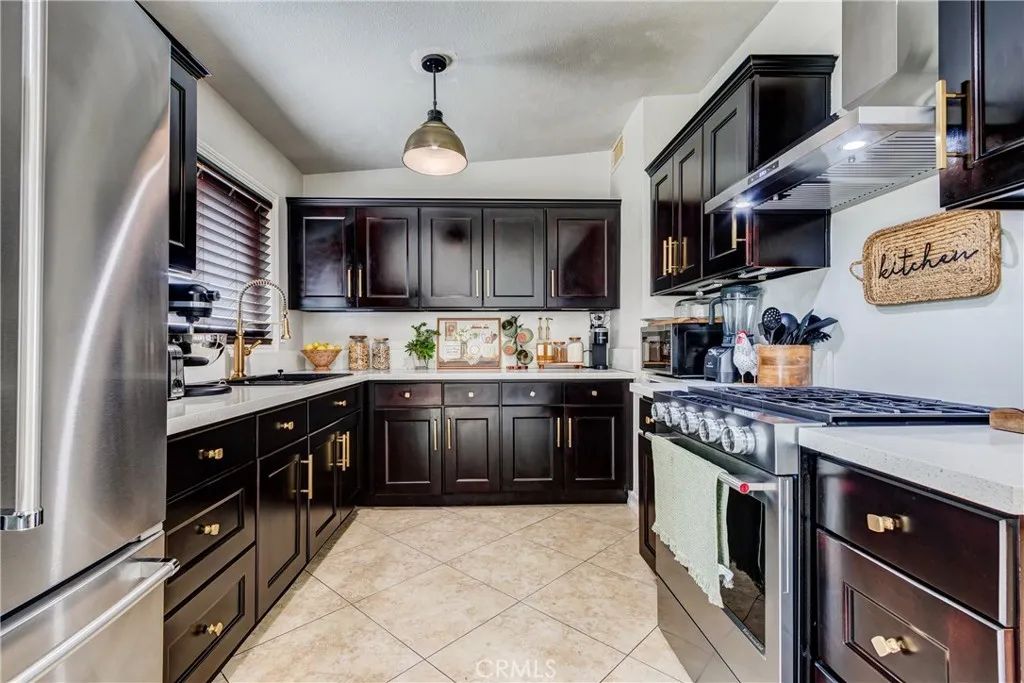 6688 Phoenix, Riverside, CA 92504