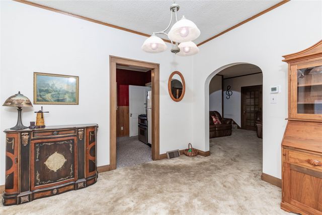 124 Emerson Hough Drive, Newton, IA 50208